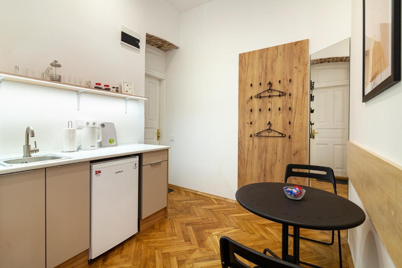 Apartment Check-in