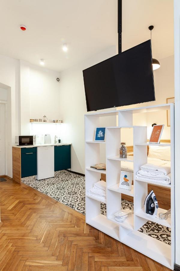 Check-in Apartment *
